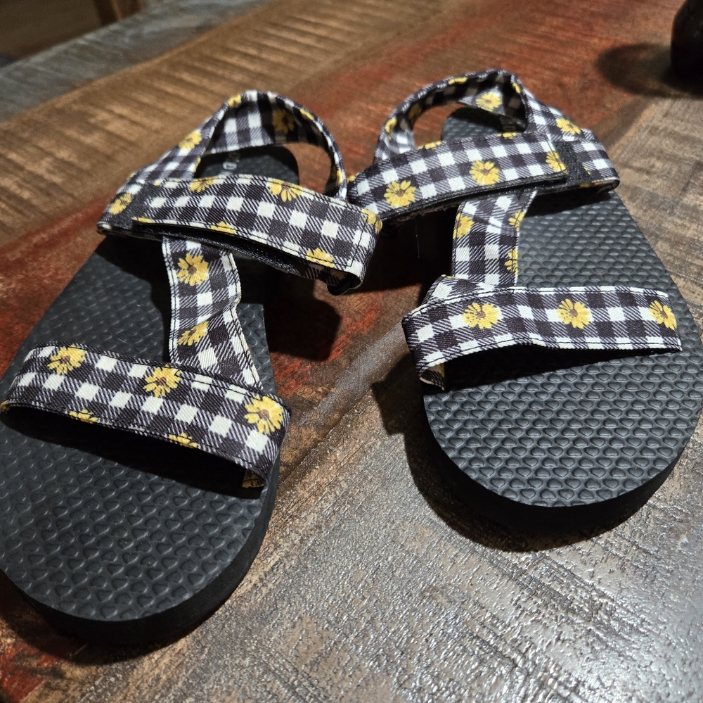 Old navy sandals